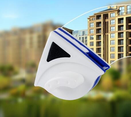 Magnetic Triangle Window Cleaner and Glass Scraper